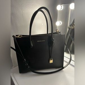 MICHAEL KORS: Leather Accordion Tote Bag (Never worn!)